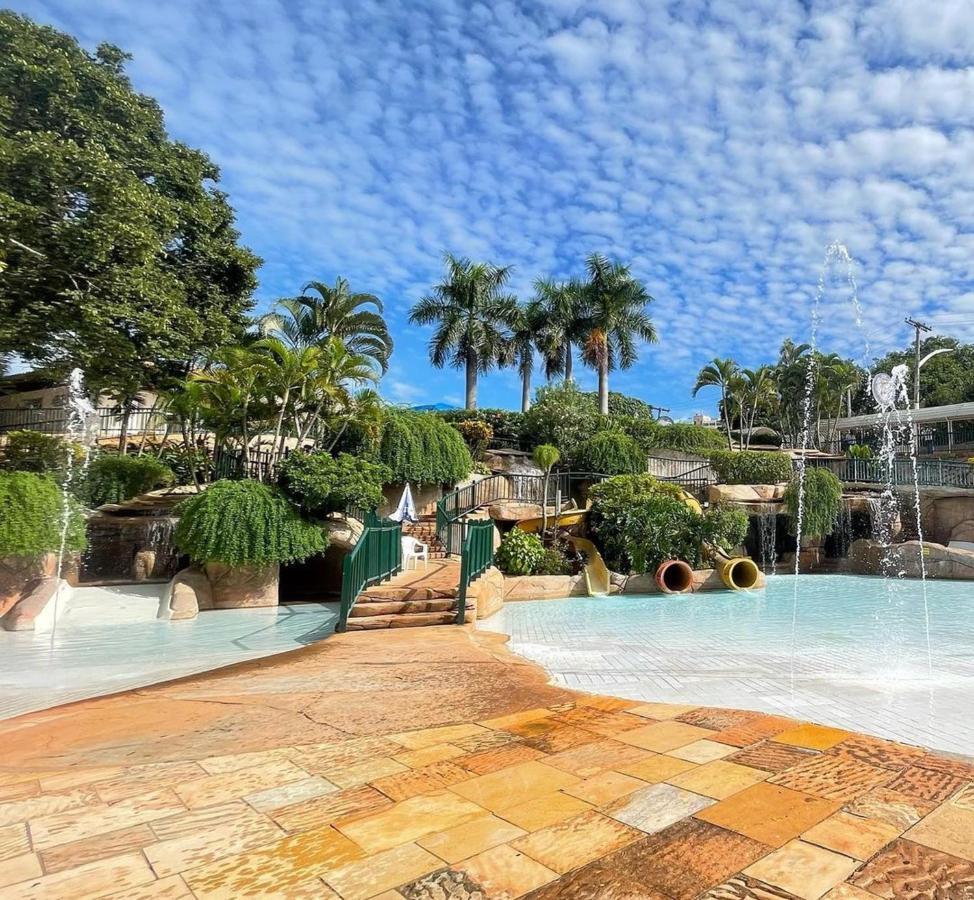 Diroma Resort Internacional Incluso 1 Acesso Ao Acqua Park Vulcao Калдас Новас Екстериор снимка